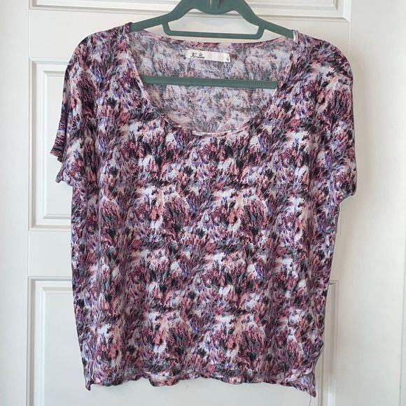 Hi-Line Scoop Neck Printed Tee - Picture 1 of 2
